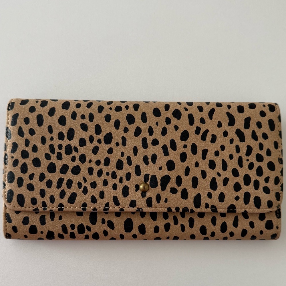 Target Universal Thread Leopard Print Women's Clu… - image 1